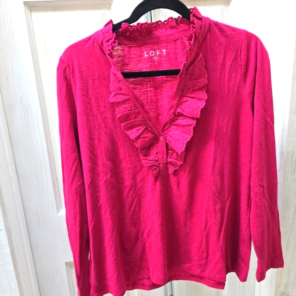 LOFT LARGE RUFFLE TOP